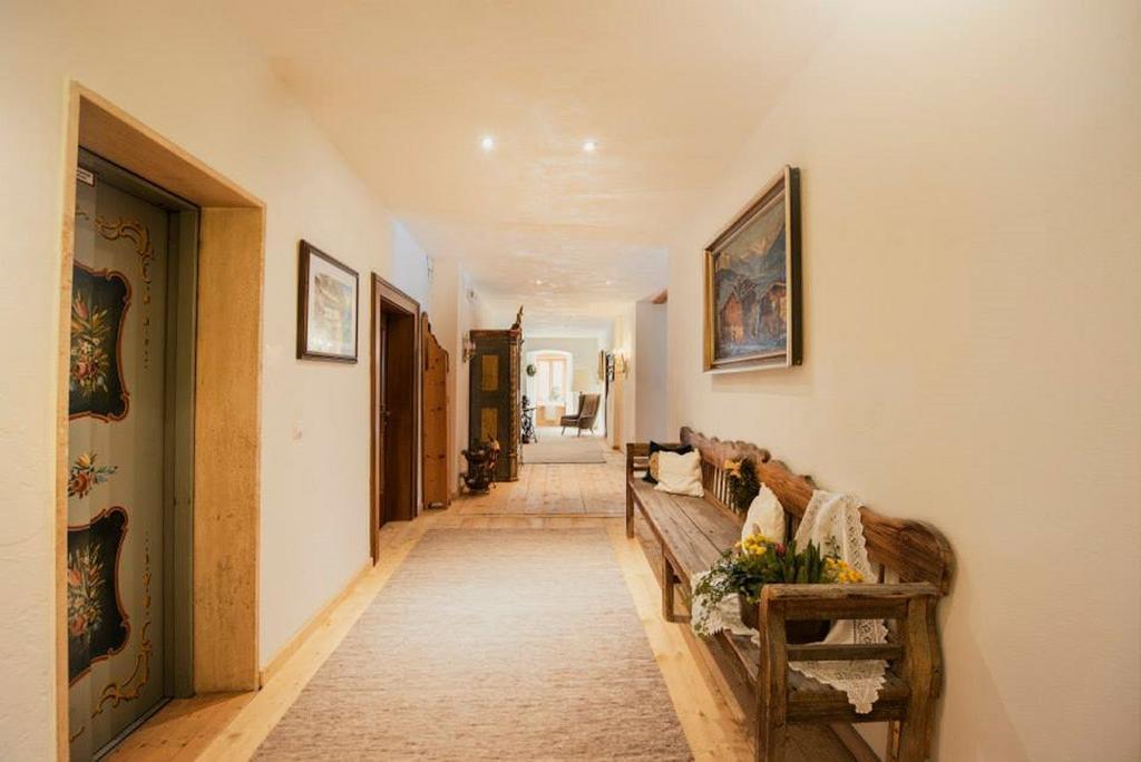 Hotel Hoferwirt 施图拜河谷新施蒂夫特 外观 照片